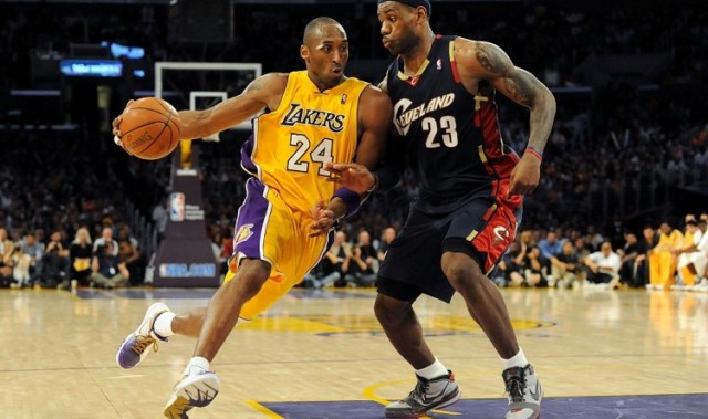 霍华德谈詹科：综合来说詹姆斯更出色 但关键时刻我会把球给科比