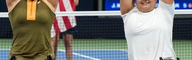中国组合李晓辉/王紫莹2-0击败对手，夺得美网轮椅女双冠军