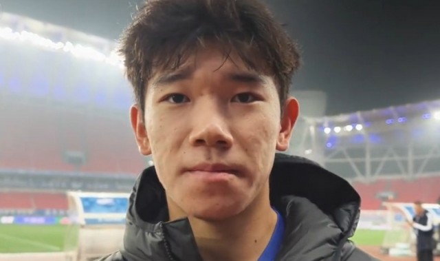 开云官网-三镇小将姜利勋：中超首秀还是有点放不开，教练一直在给我鼓励